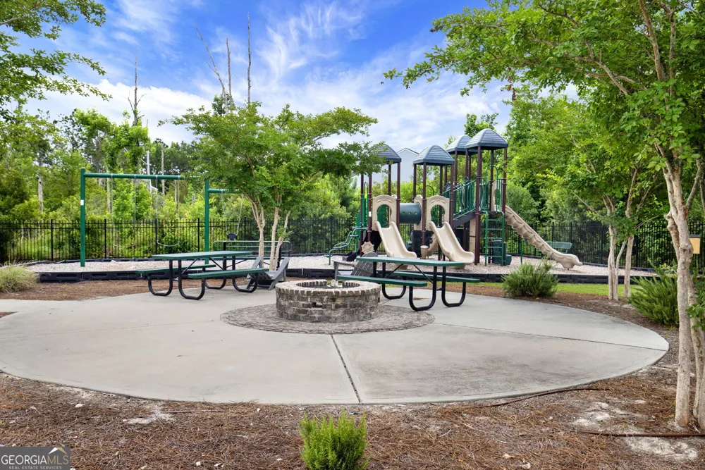 381 Hogan DR Richmond Hill, GA 31324