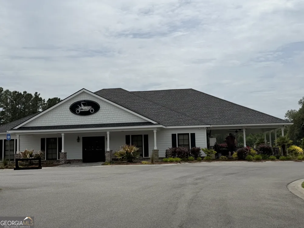 381 Hogan DR Richmond Hill, GA 31324