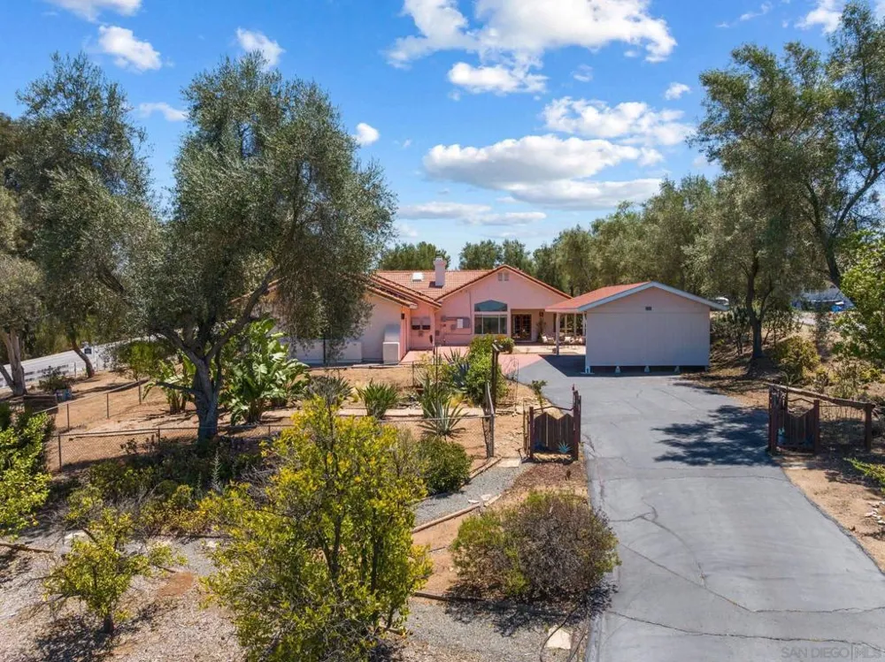 579 Alpine Trail Rd. Alpine, CA 91901