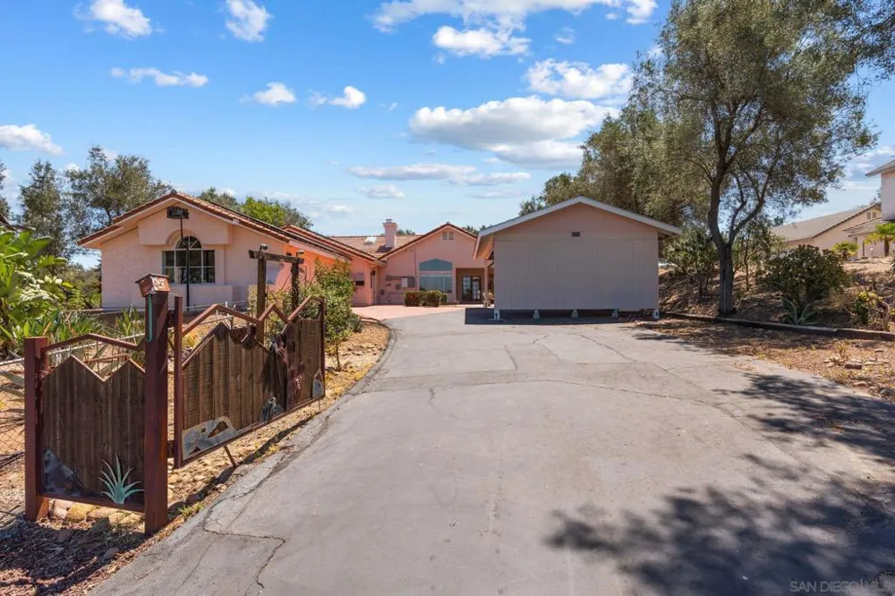 579 Alpine Trail Rd. Alpine, CA 91901