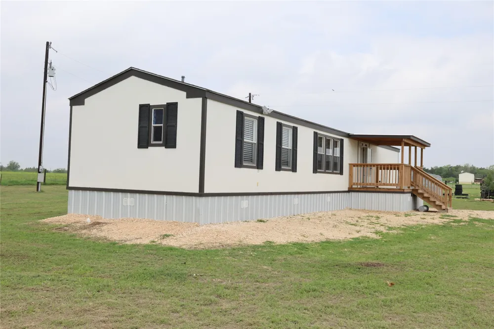 325 Lytton Lane Dale, TX 78616