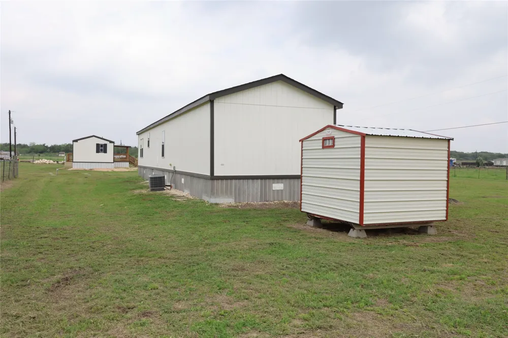 325 Lytton Lane Dale, TX 78616