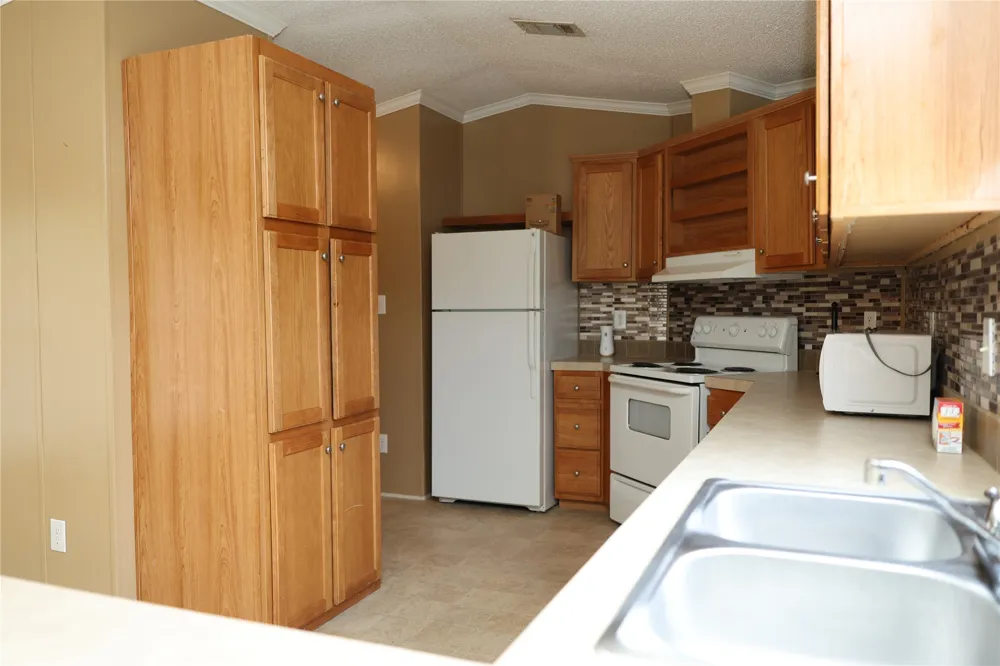 325 Lytton Lane Dale, TX 78616