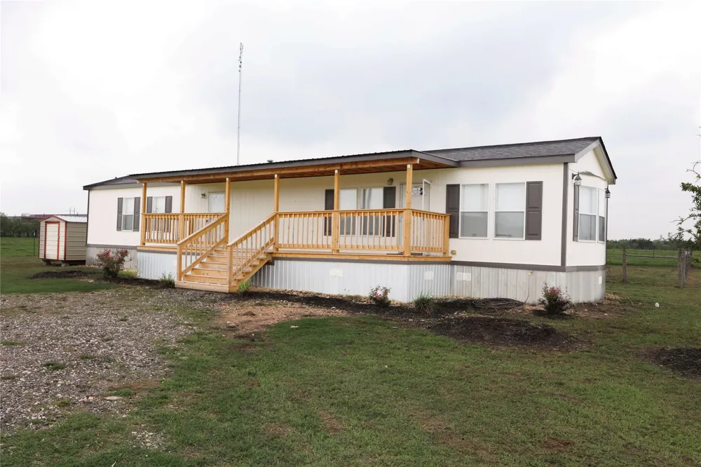 325 Lytton Lane Dale, TX 78616