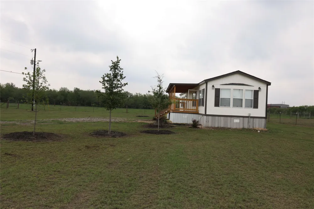 325 Lytton Lane Dale, TX 78616