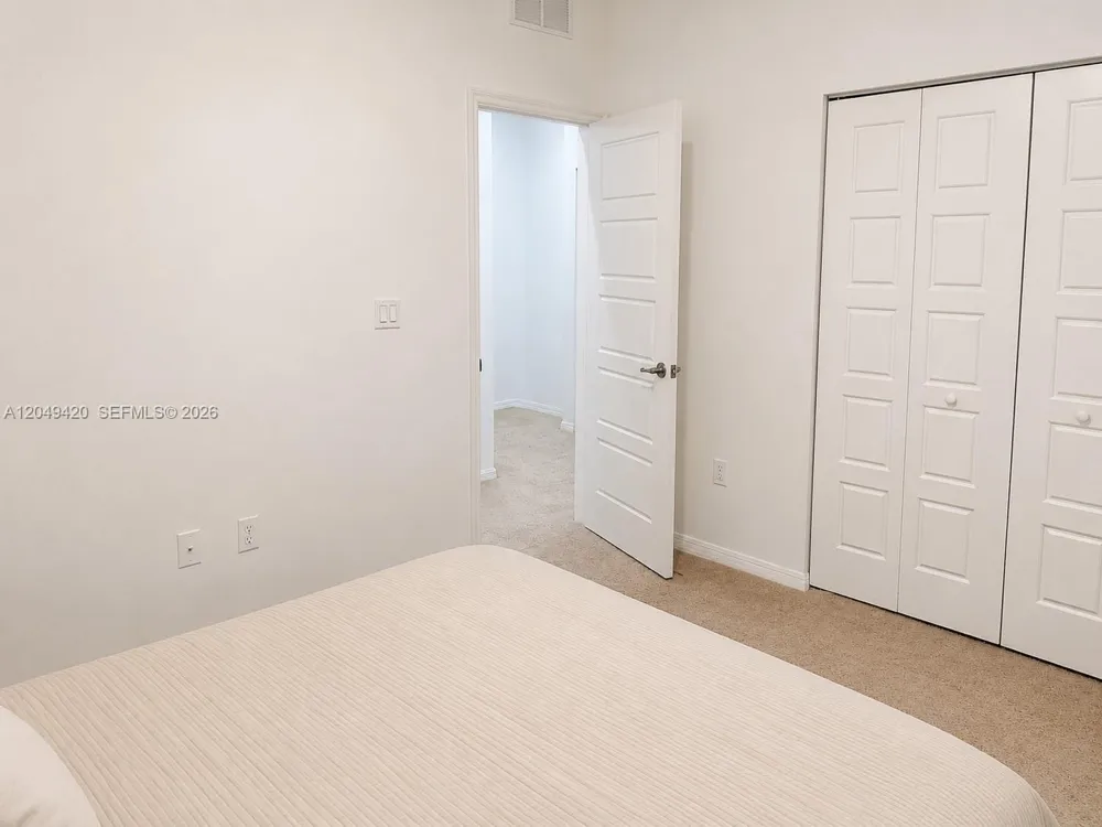 19316 NE 8th Ct Miami, FL 33179