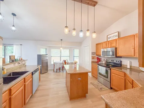 6214 Flash Lane
