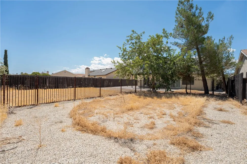 5347 E Avenue R11 Palmdale, CA 93552