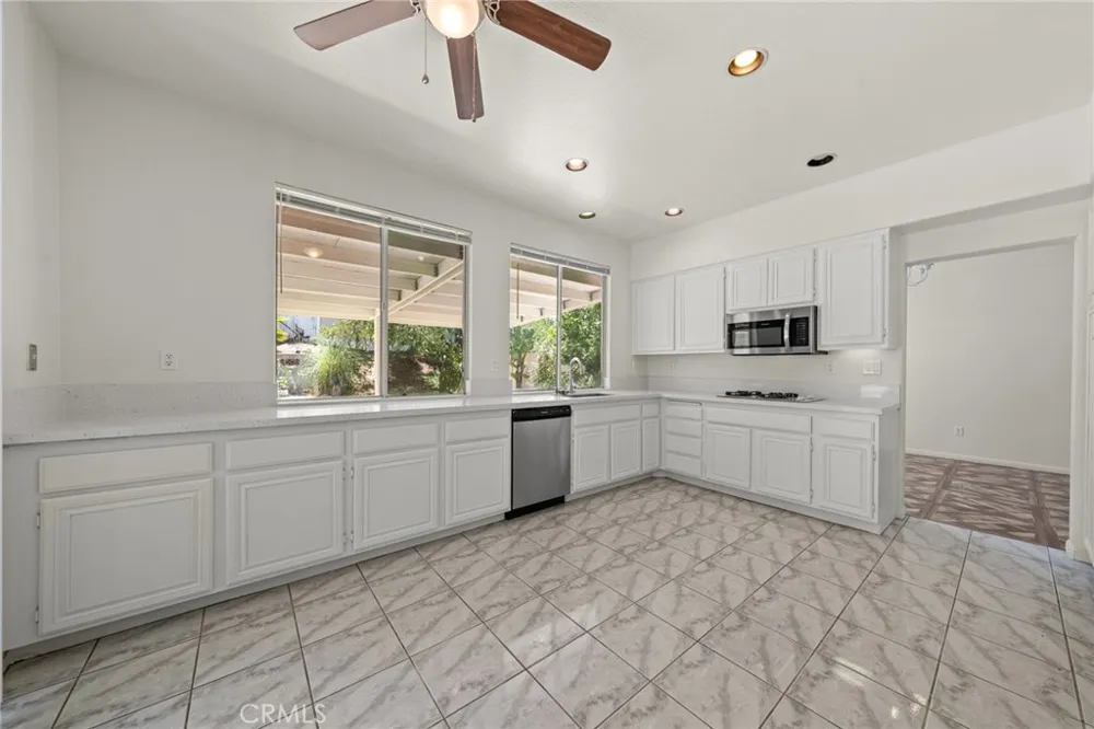 31895 Via Cordoba Temecula, CA 92592