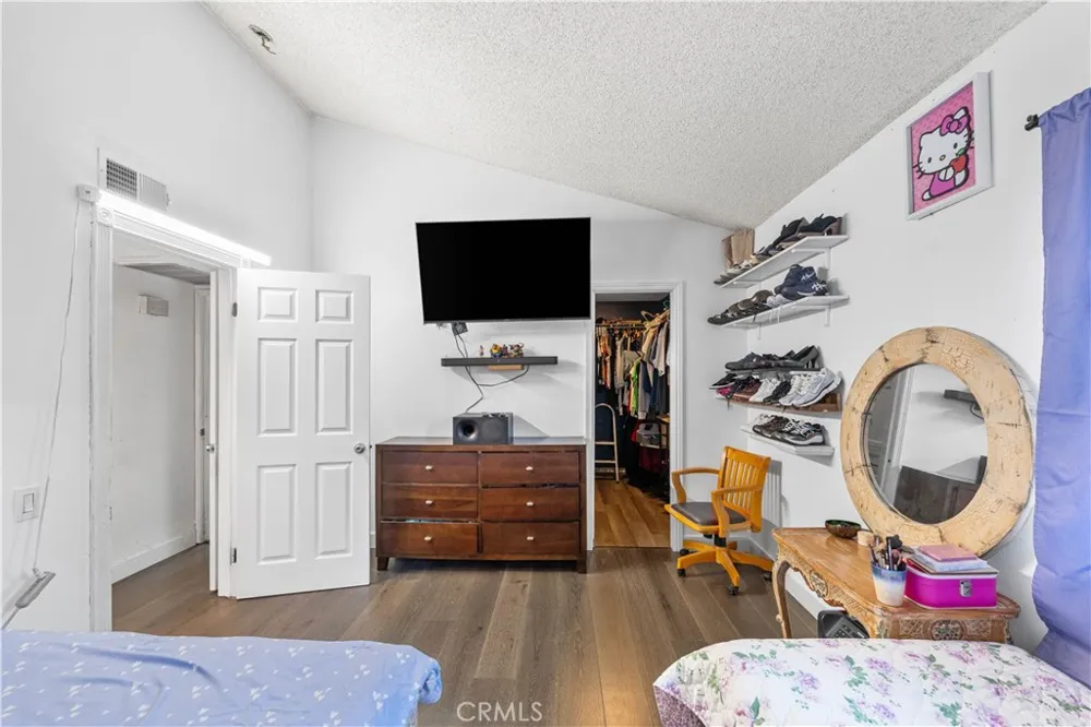 9600 Van Nuys #220 Panorama City, CA 91402