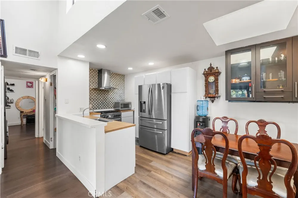 9600 Van Nuys #220 Panorama City, CA 91402