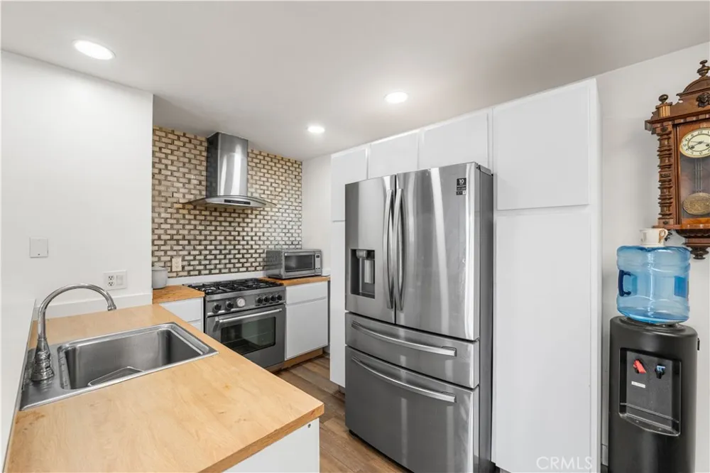 9600 Van Nuys #220 Panorama City, CA 91402