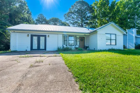 406 Rosewood Avenue