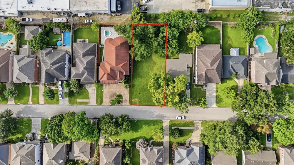 5115 Locust Street Bellaire, TX 77401