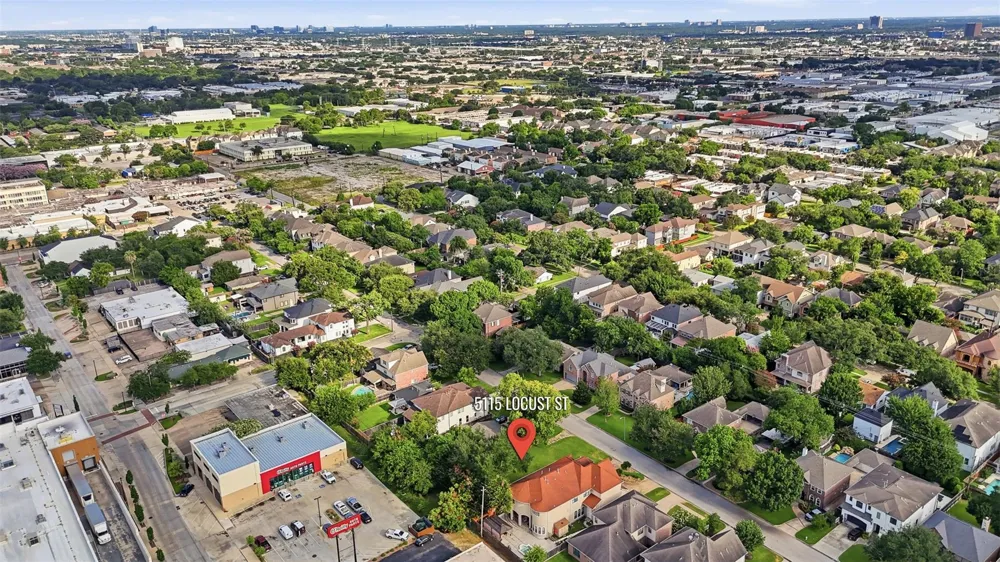5115 Locust Street Bellaire, TX 77401