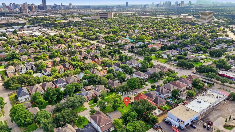 5115 Locust Street Bellaire, TX 77401
