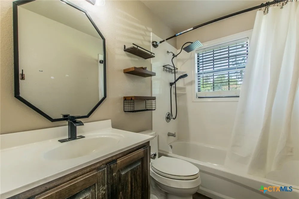 2401 Oak Drive Gatesville, TX 76528