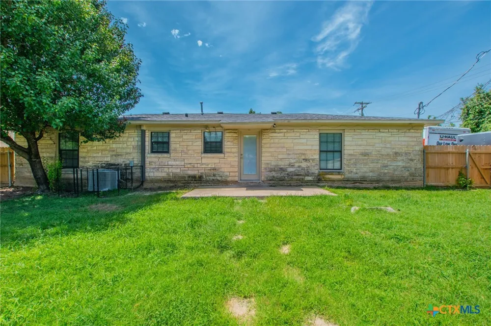 2401 Oak Drive Gatesville, TX 76528