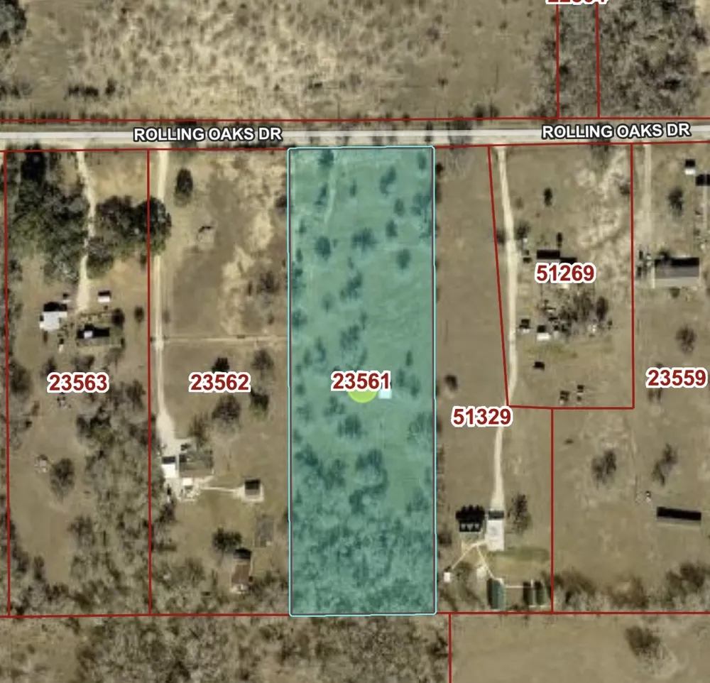 916 Rolling Oaks Drive Luling, TX 78648