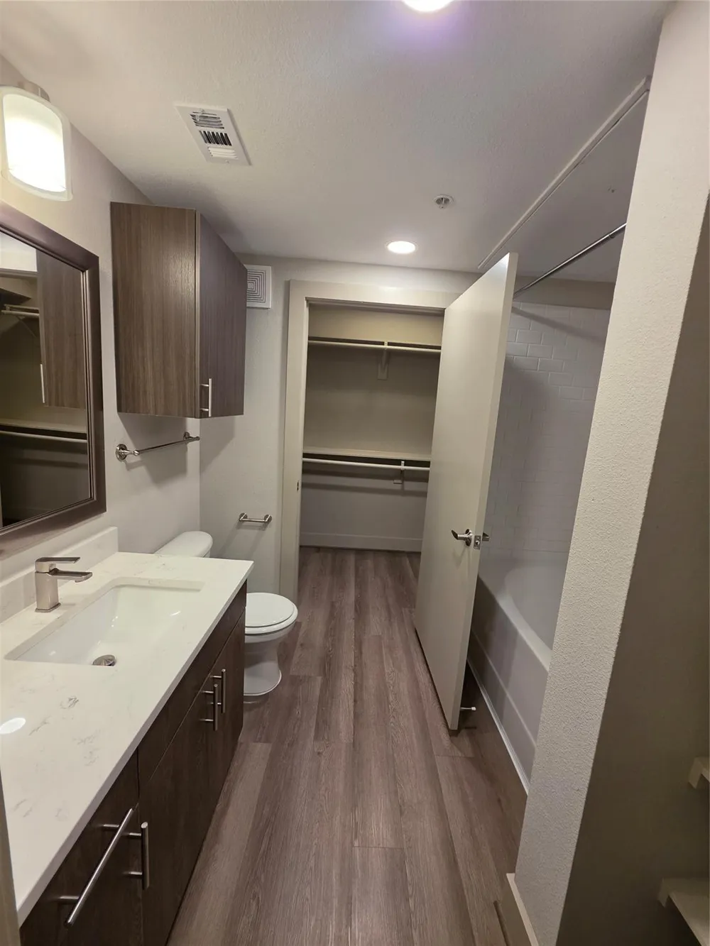 3616 Richmond #1211 Houston, TX 77046