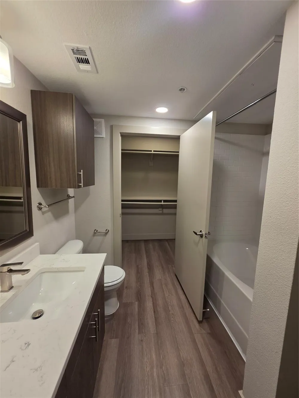 3616 Richmond #1211 Houston, TX 77046