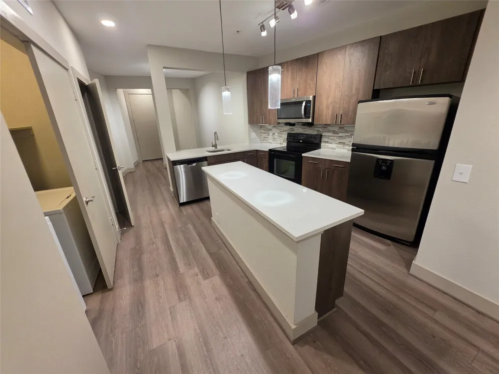 3616 Richmond #1211 Houston, TX 77046
