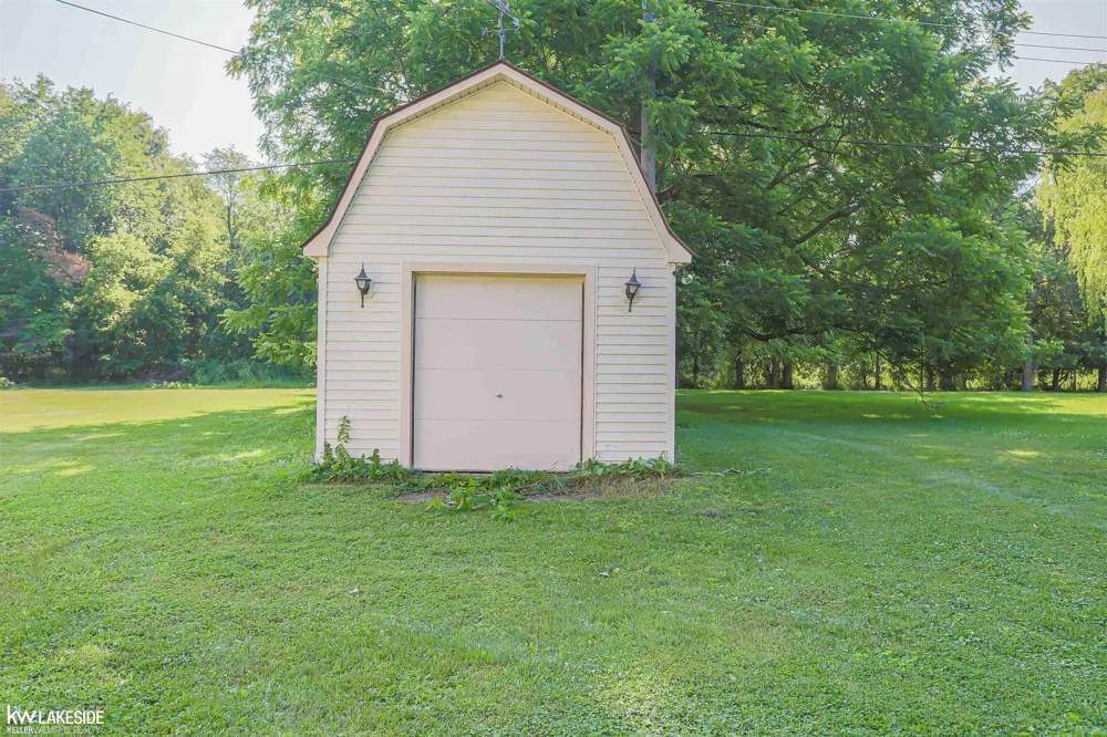 4590 Secord Lake Road Leonard Village, MI 48367