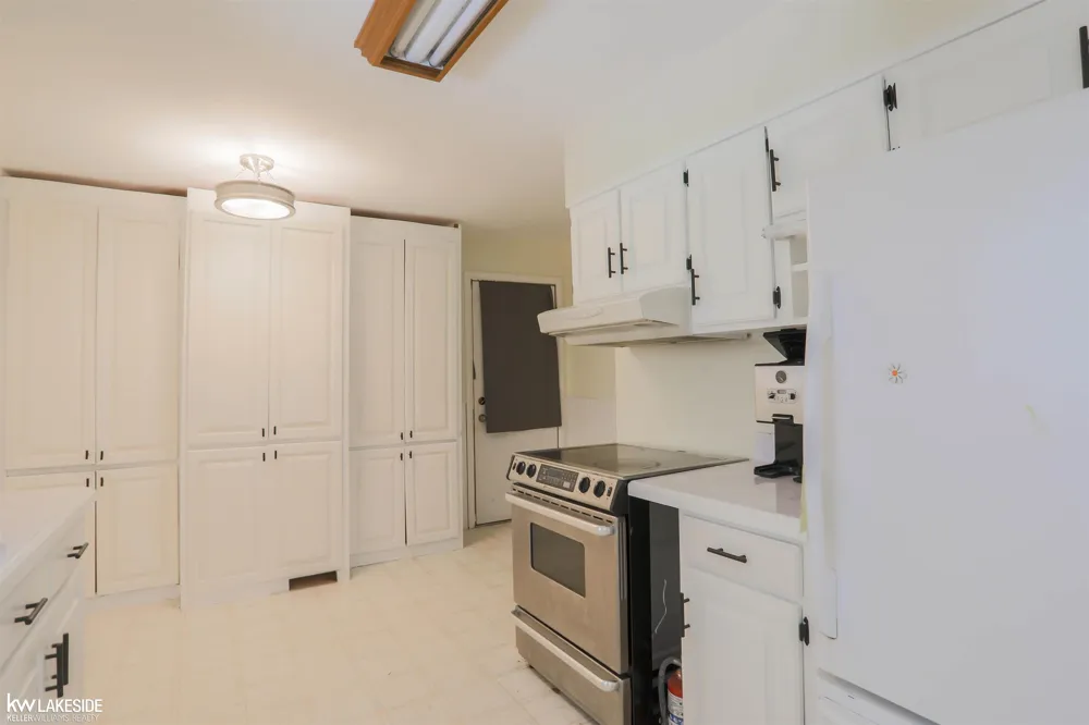 4590 Secord Lake Road Leonard Village, MI 48367
