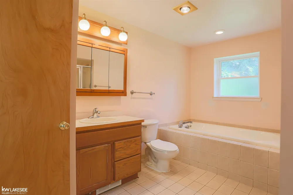 4590 Secord Lake Road Leonard Village, MI 48367