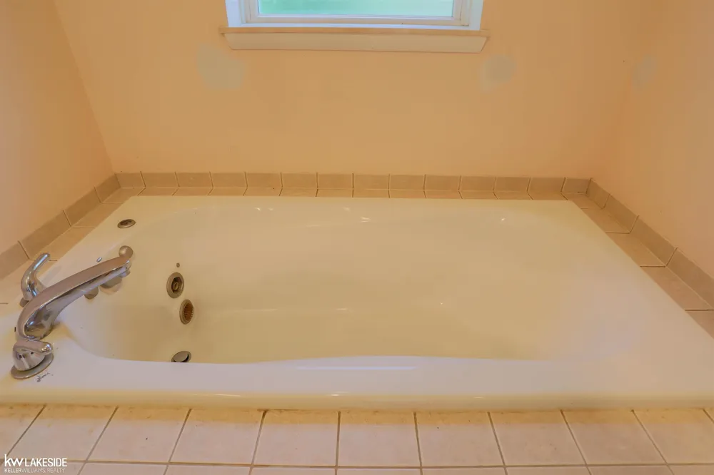 4590 Secord Lake Road Leonard Village, MI 48367
