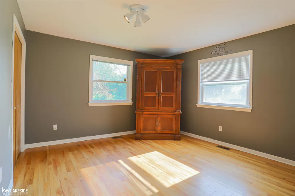 4590 Secord Lake Road Leonard Village, MI 48367
