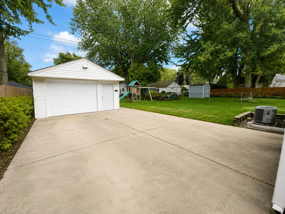 39294 Ormsby Street Clinton Charter Township, MI 48036