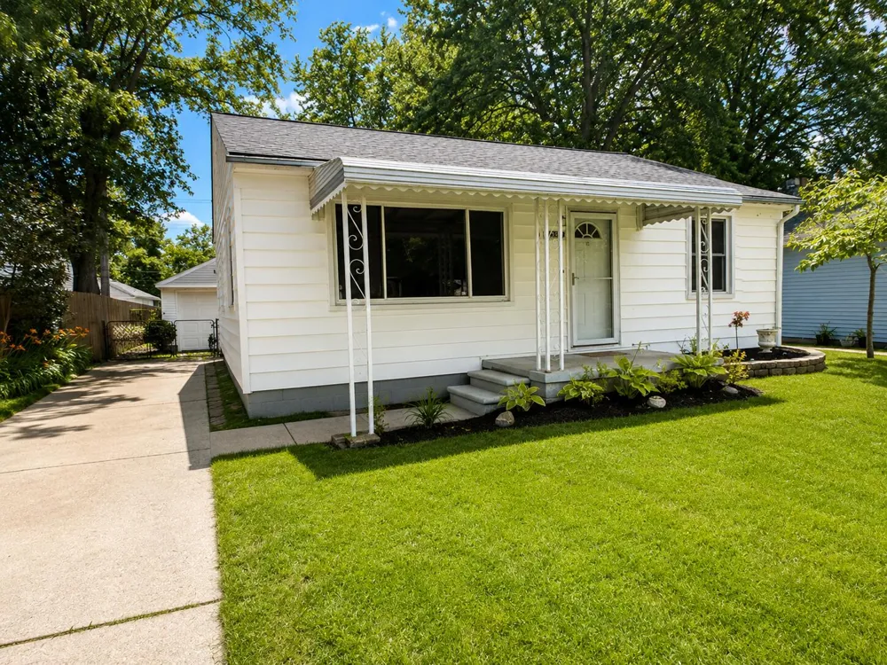39294 Ormsby Street Clinton Charter Township, MI 48036