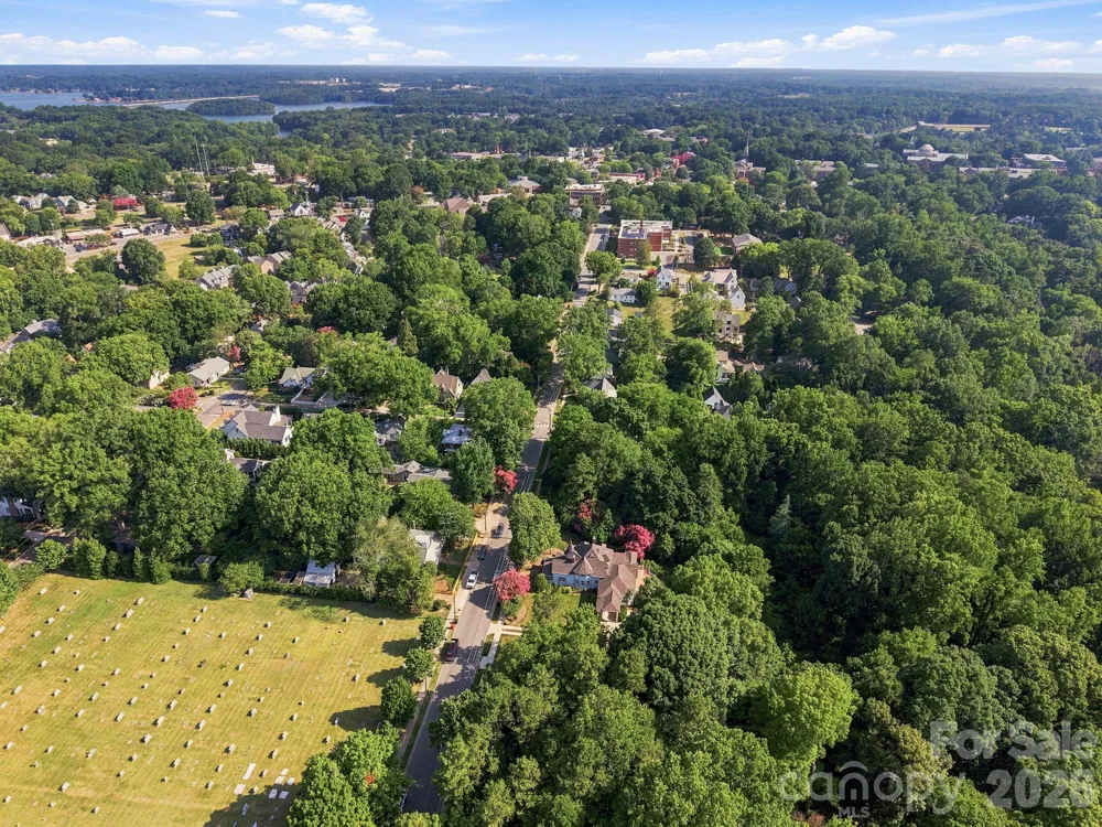 519 South Street Davidson, NC 28036