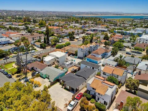 1953 Emerald St