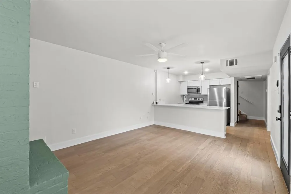 909 Reinli Street #101 Austin, TX 78751