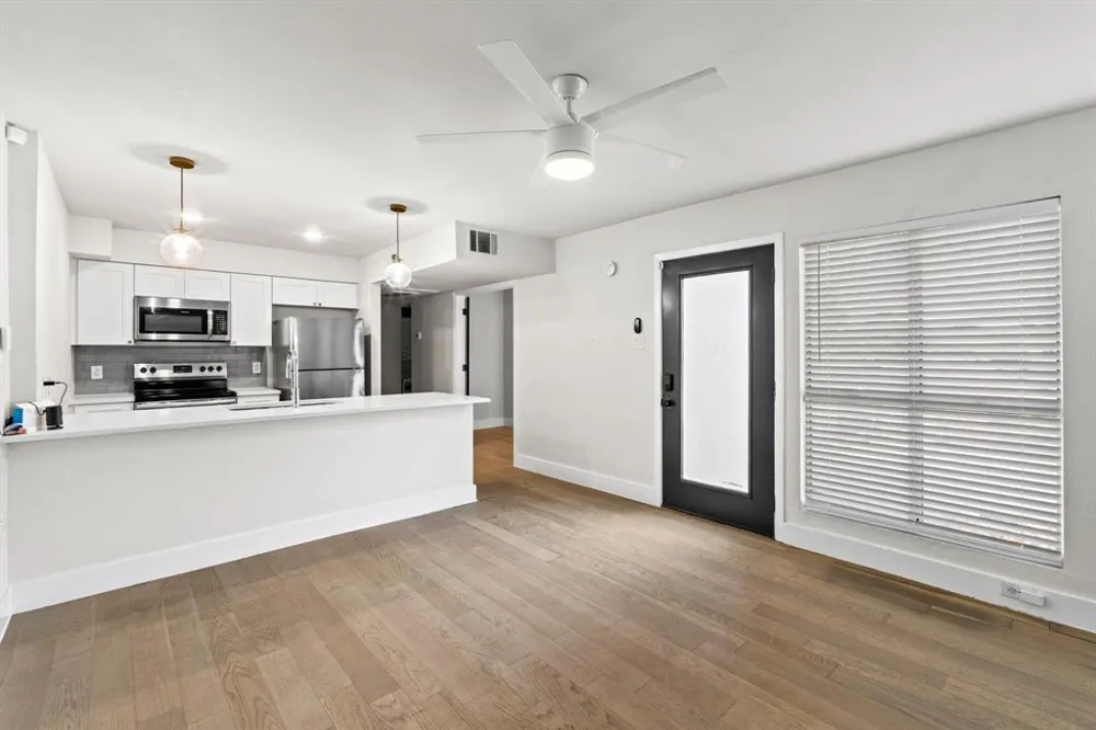 909 Reinli Street #101 Austin, TX 78751