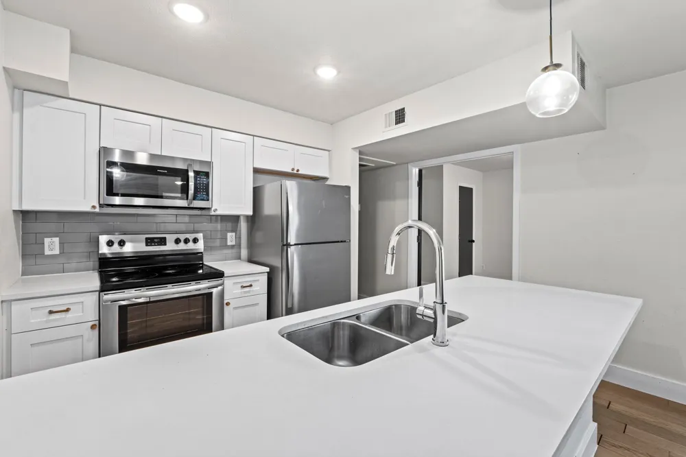 909 Reinli Street #101 Austin, TX 78751