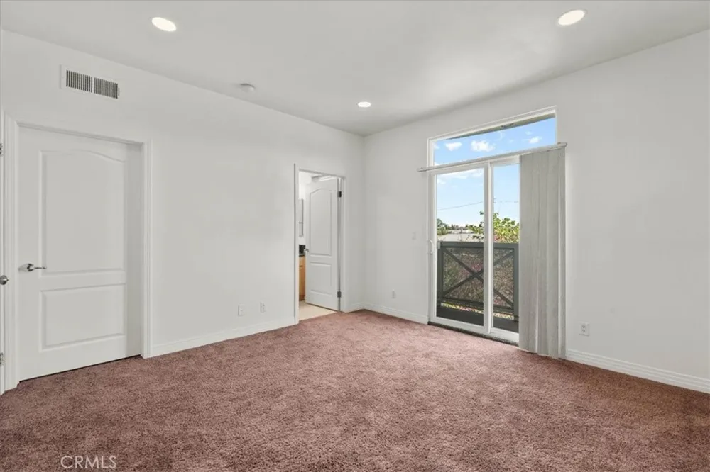 11622 Oxnard Street North Hollywood, CA 91606