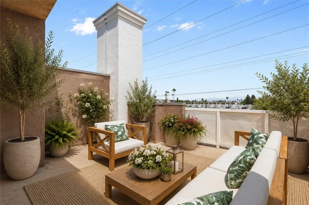 11622 Oxnard Street North Hollywood, CA 91606