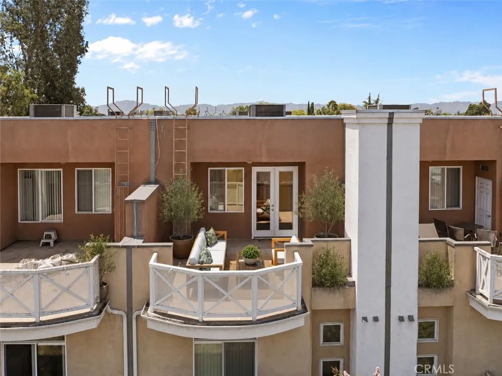 11622 Oxnard Street North Hollywood, CA 91606