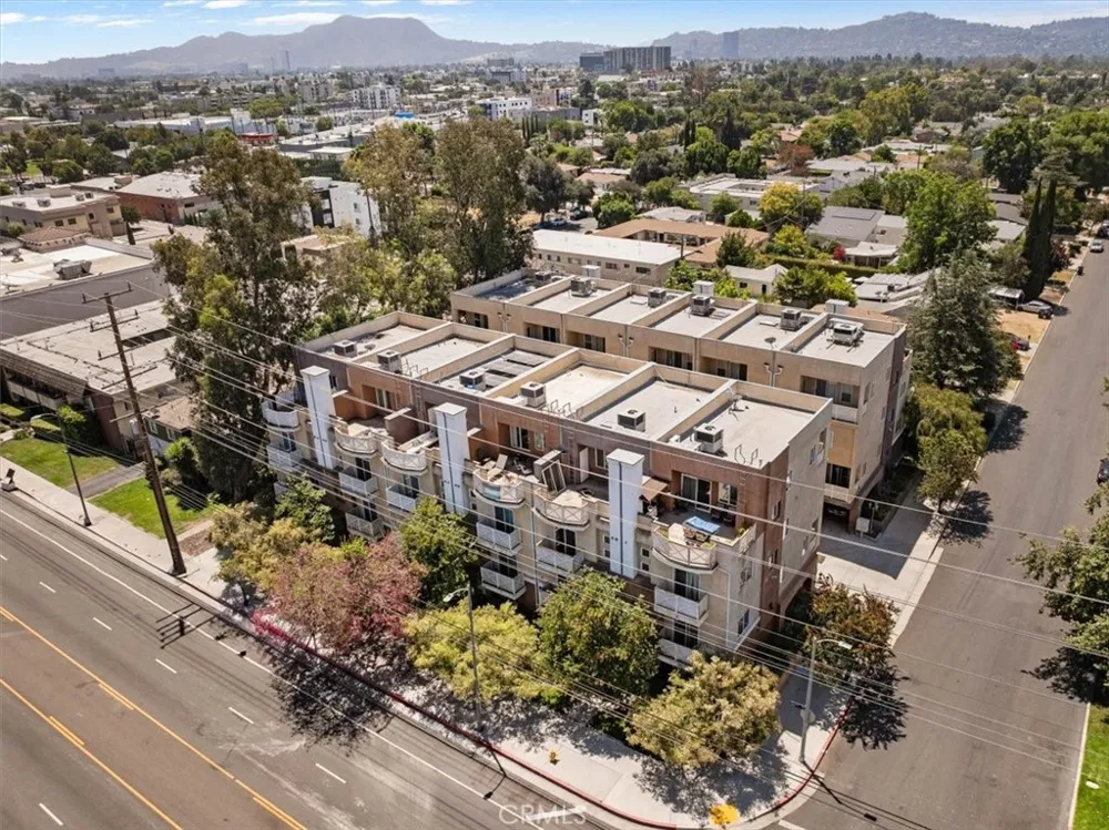 11622 Oxnard Street North Hollywood, CA 91606