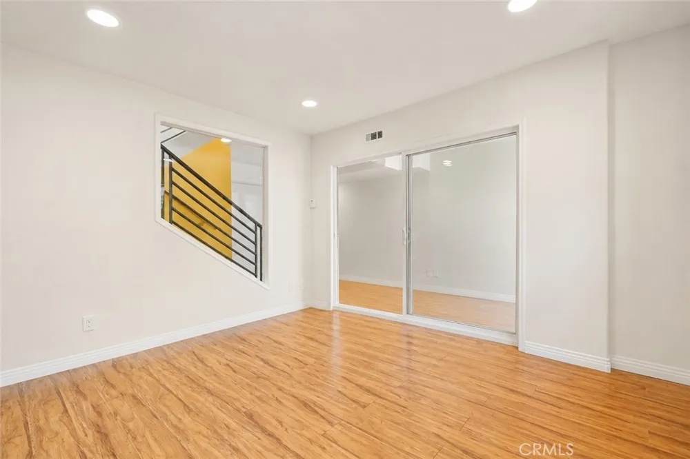 11622 Oxnard Street North Hollywood, CA 91606