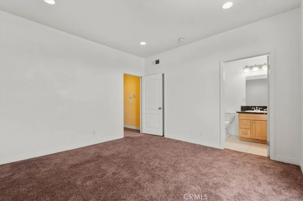 11622 Oxnard Street North Hollywood, CA 91606