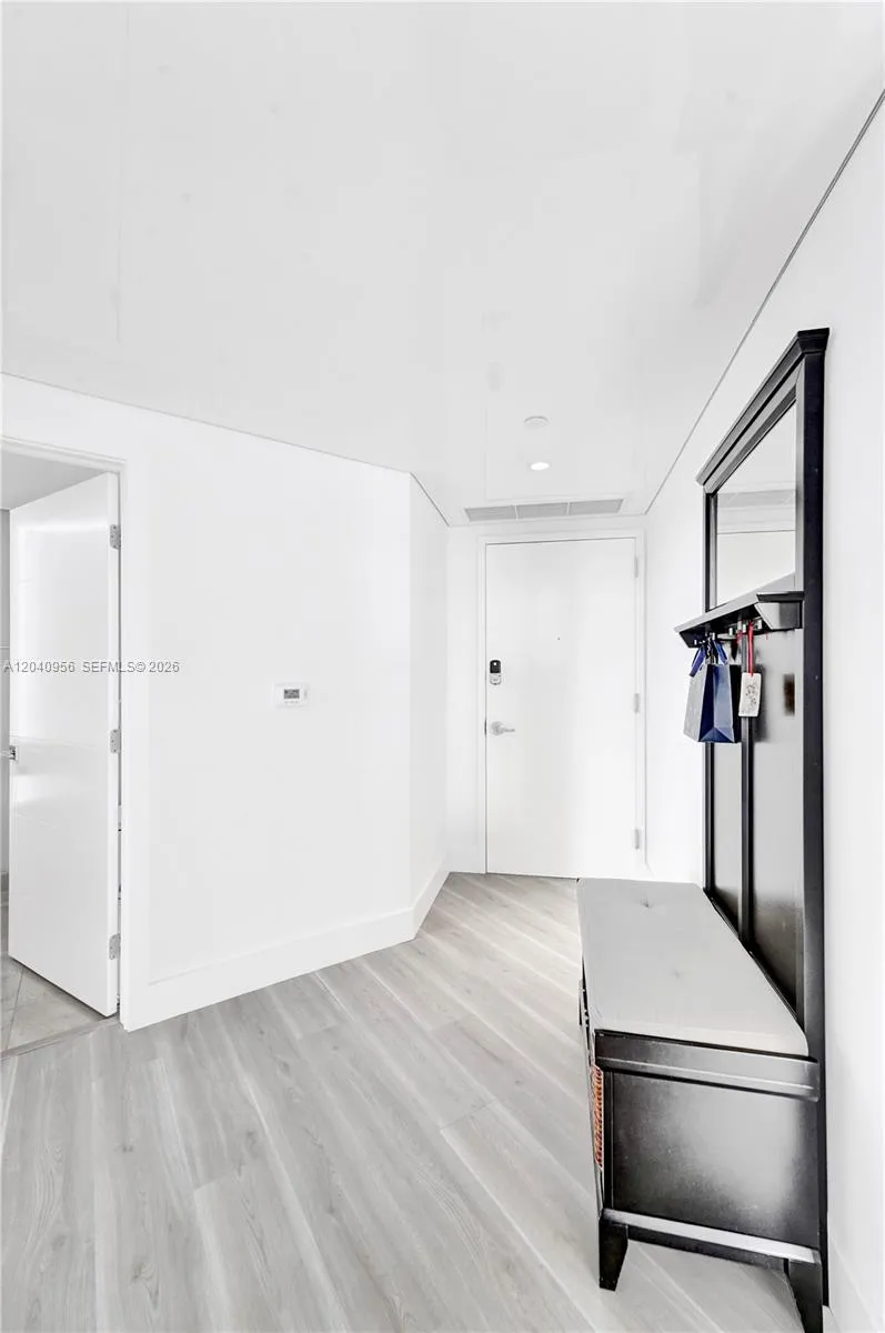 6365 Collins Ave #2407 Miami Beach, FL 33141