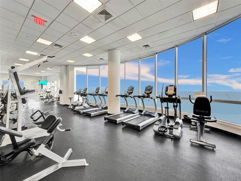 6365 Collins Ave #2407 Miami Beach, FL 33141