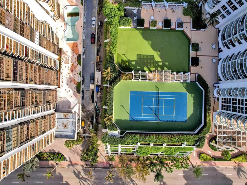 6365 Collins Ave #2407 Miami Beach, FL 33141