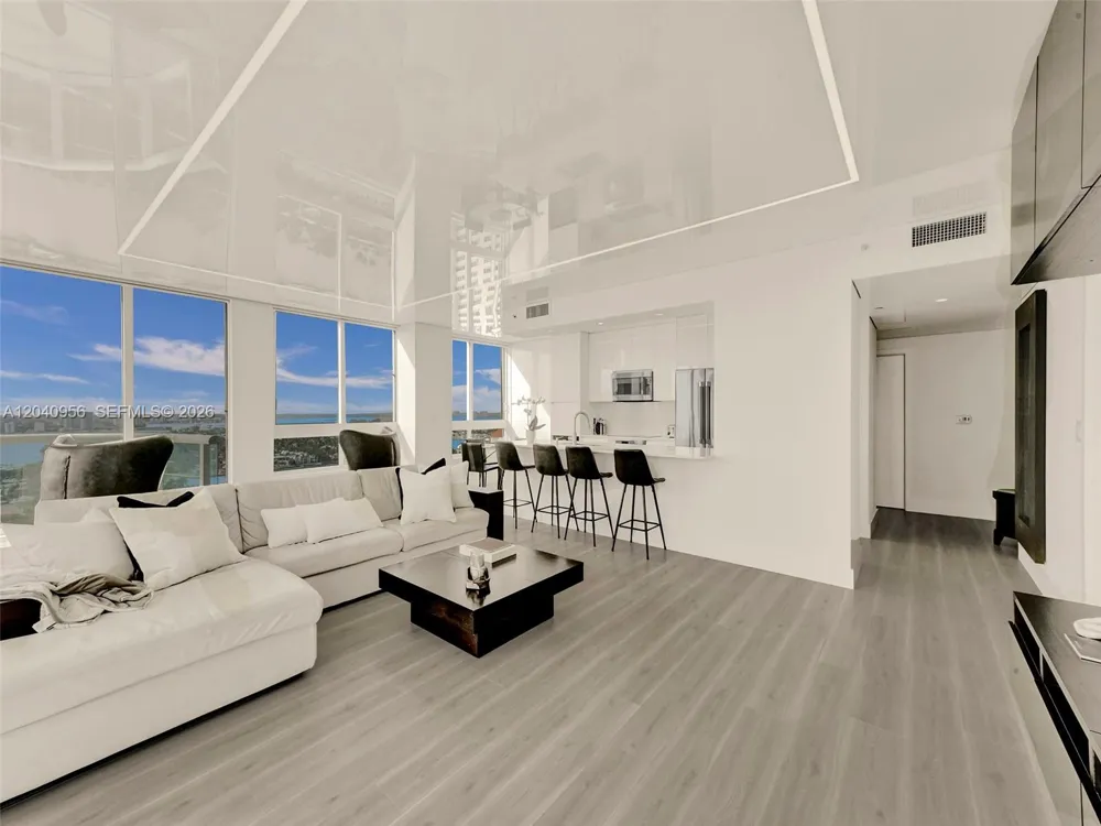 6365 Collins Ave #2407 Miami Beach, FL 33141