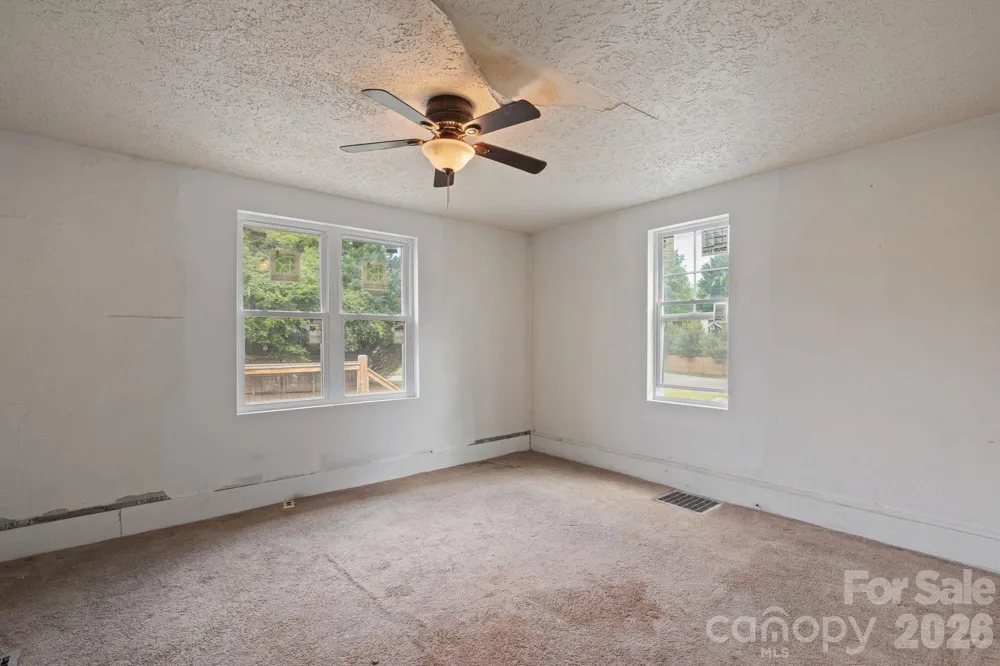1434 S Main Street Waynesville, NC 28786