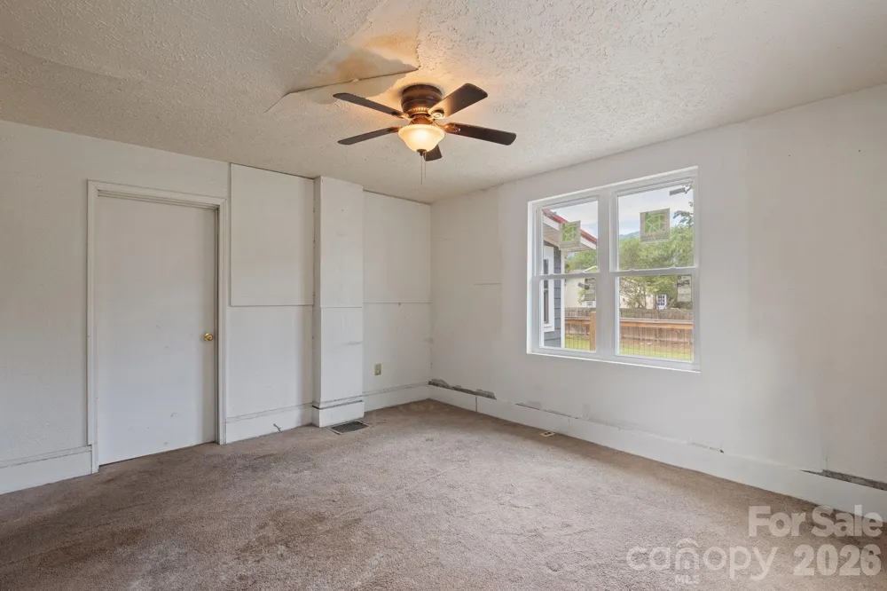 1434 S Main Street Waynesville, NC 28786